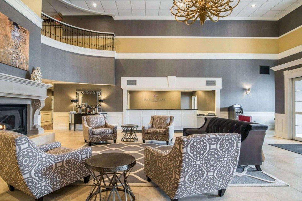 Park Manor Hotel 클리프턴파크 외부 사진 The lobby of the Best Western Premier Executive Residency Royal Palm Beach