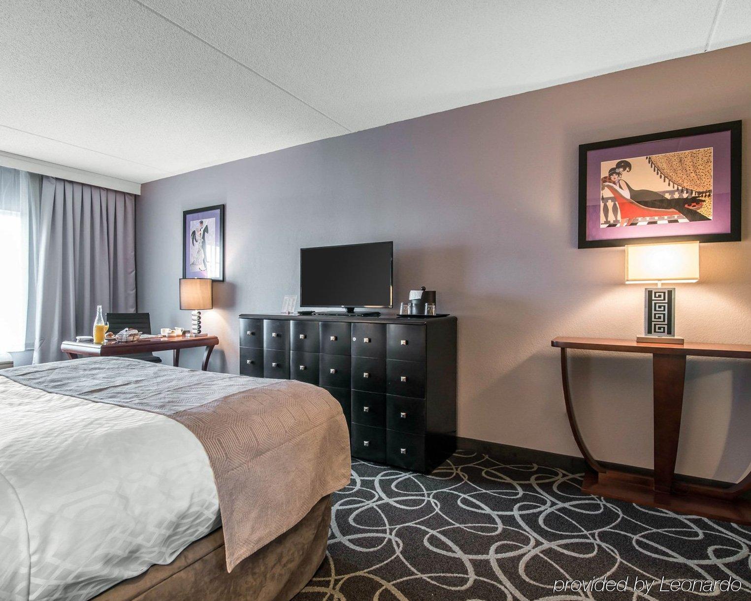 Park Manor Hotel 클리프턴파크 외부 사진 A typical hotel room