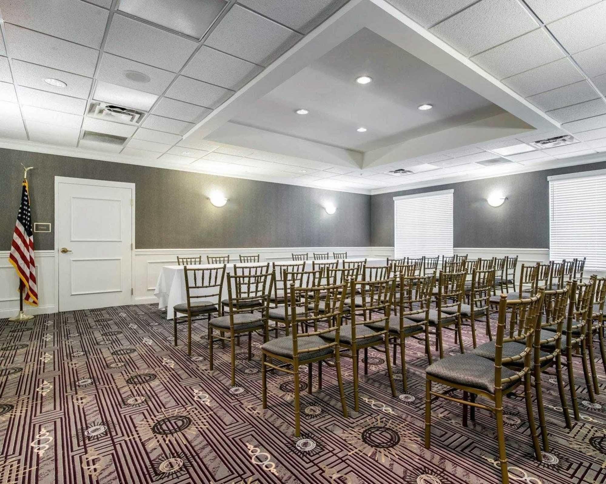 Park Manor Hotel 클리프턴파크 외부 사진 The ballroom at the 2016 Republican National Convention
