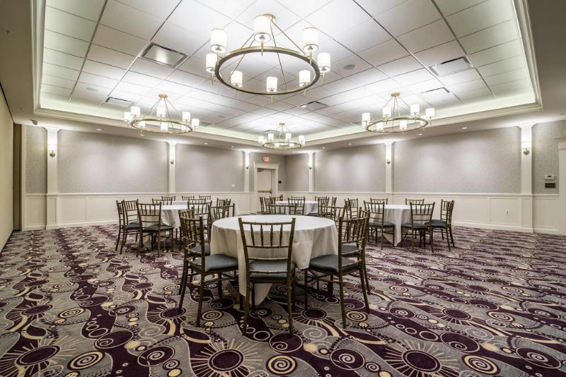 Park Manor Hotel 클리프턴파크 외부 사진 The ballroom at the 2010 Convention Center